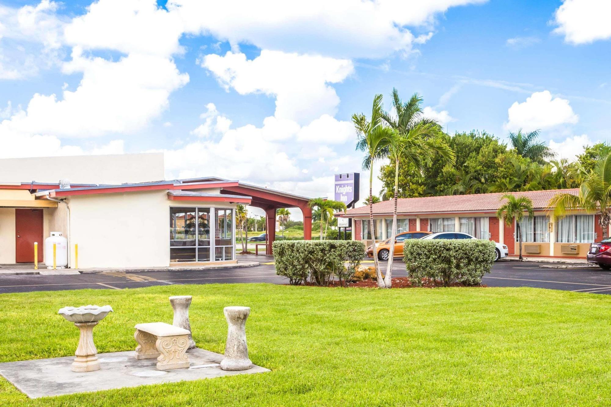 Econo Lodge Inn & Suites Florida City Exteriör bild